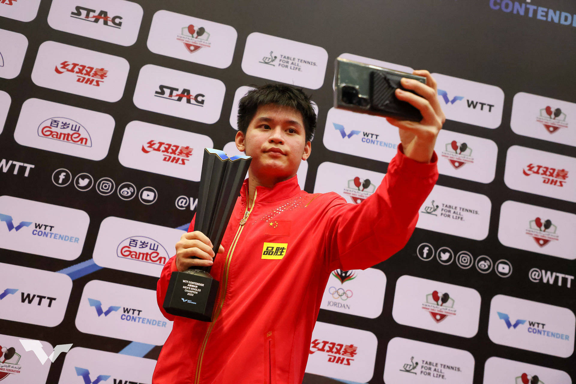 C7娱乐官网网页版-绝地反击！奥格斯堡客场逆袭，击败实力强大的对手的简单介绍